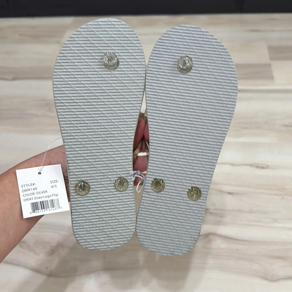 DKNY Girls Zoey Pink Silver Sparkle Flip Flops Size 4/5 NWT